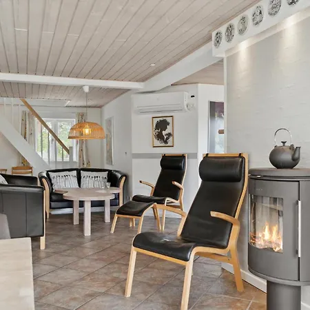 Ferienhaus Stunning Home In Blavand With Sauna *