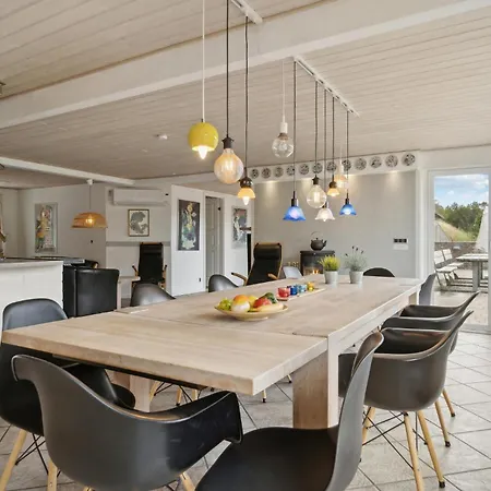 5 Bedroom Stunning In Blåvand
