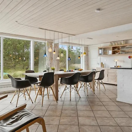 5 Bedroom Stunning In Blåvand