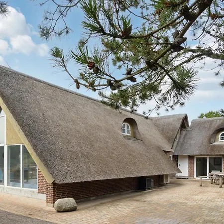 Stunning Home In Blavand With Sauna Blåvand