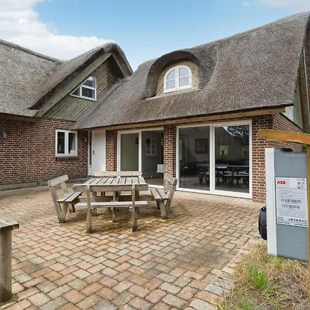 Stunning Home In Blavand With Sauna Blåvand