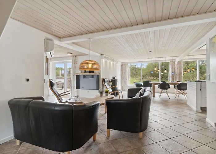 Ferienhaus 5 Bedroom Stunning In